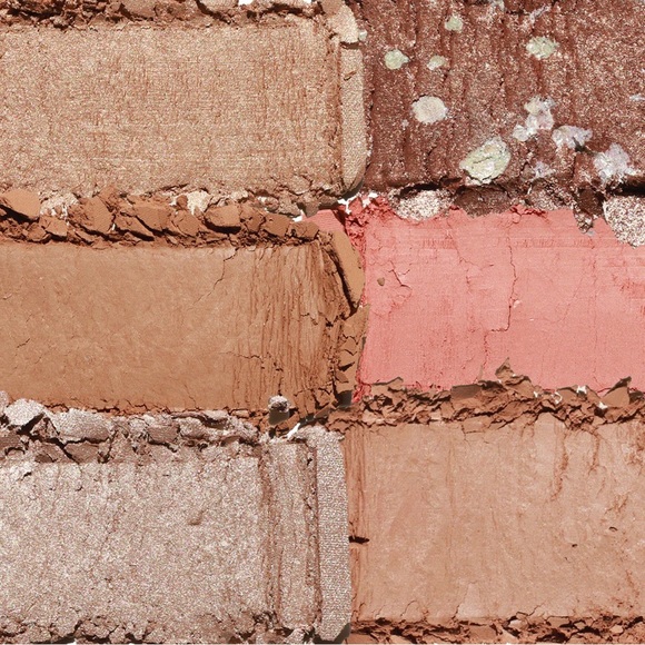 True + Luscious lucky glow palette - Picture 4 of 4